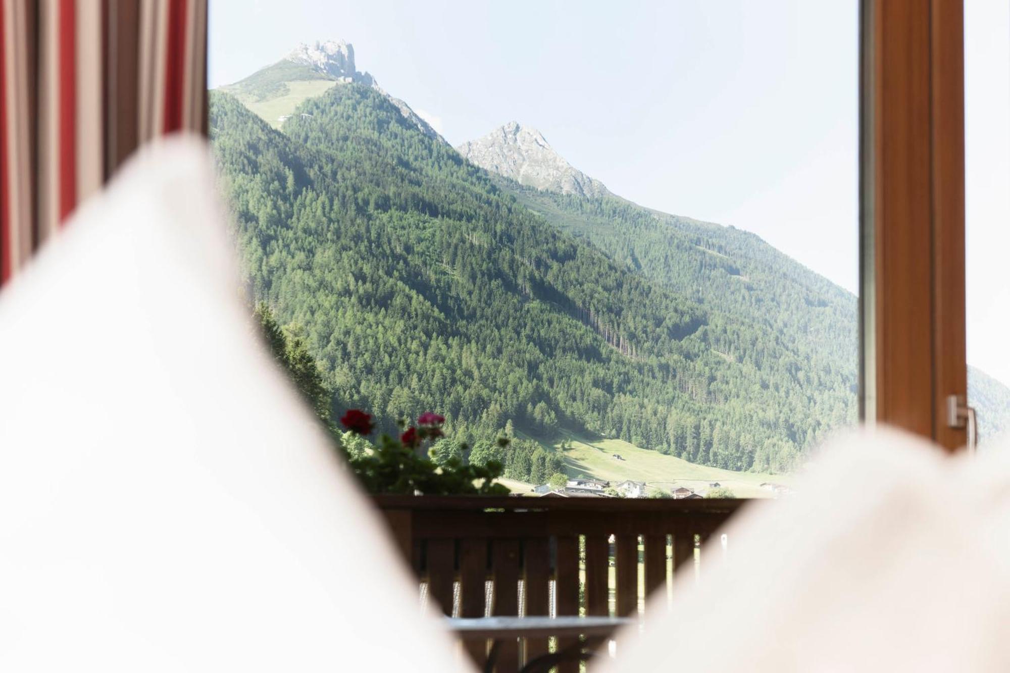Lifestylepanoramahotel Erika Superior Neustift im Stubaital Buitenkant foto